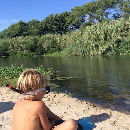 Bico Flores Nyaraló *