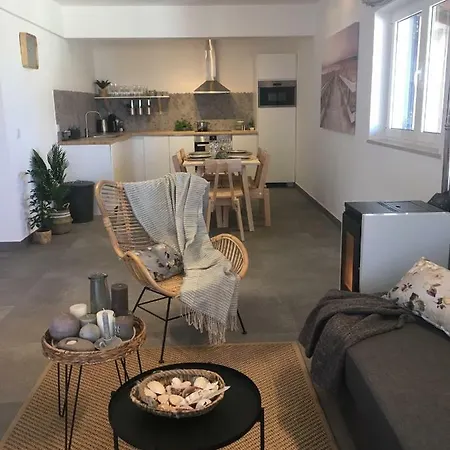 Nyaraló Bico Flores